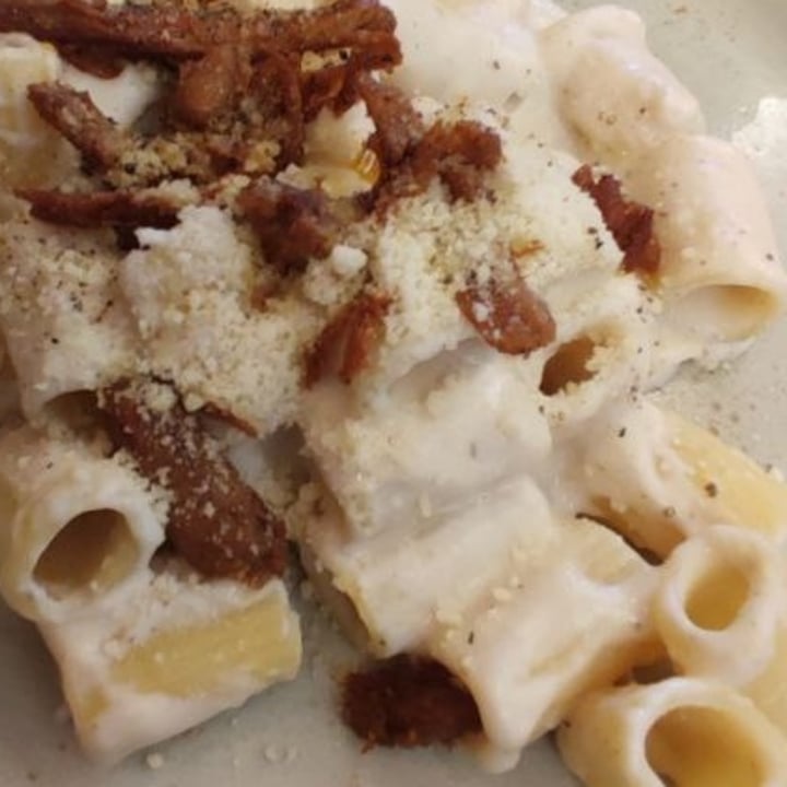review photo of Rifugio Romano mezzemaniche alla gricia vegan shared by @orsablu on 26 Nov 2022 - review