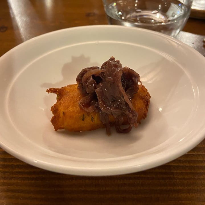 review photo of La Locanda Del Falco Piatto Di Benvenuto - Farinata Fritta Con Cipolle Caramellate shared by @simonaalbanese on 12 Sep 2022 - review