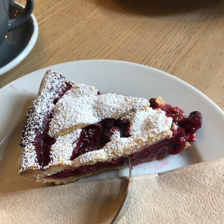 photo of Goldherz Cherry pie shared by @franciiotto on  12 Jun 2022 - review