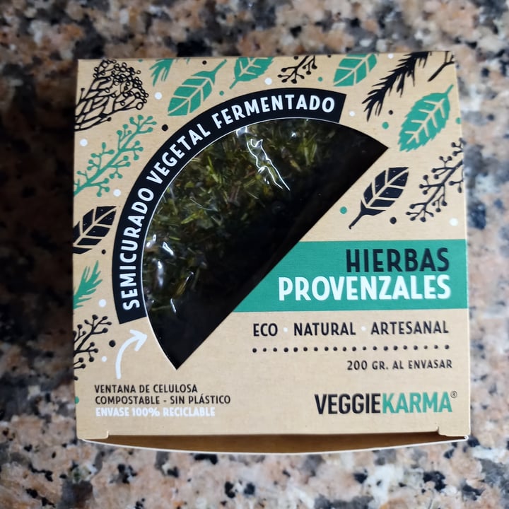 review photo of Veggie Karma Queso Semicurado con Hierbas Provenzales shared by @mlyse00 on 13 Apr 2022 - review