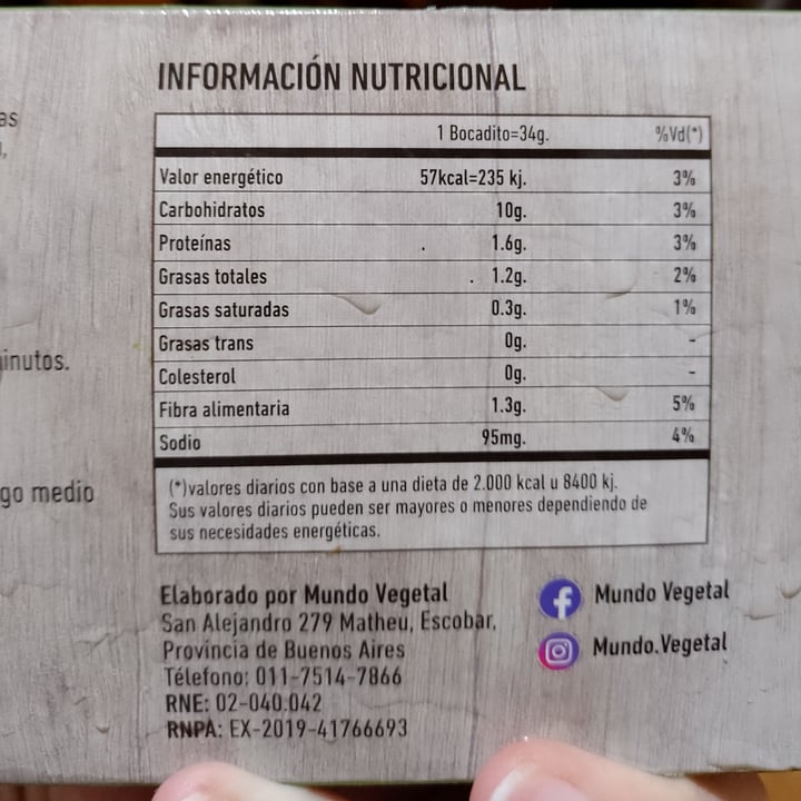 photo of Mundo Vegetal Bocaditos de Quinoa con Muzzalmendra shared by @deniseeeb on  26 Jul 2022 - review