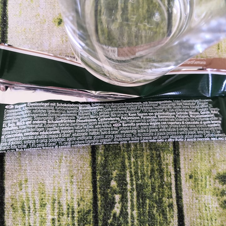 review photo of Vegan Protein Bar Protein Bar Chocolate Brownie shared by @ceciliaa on 24 Aug 2022 - review