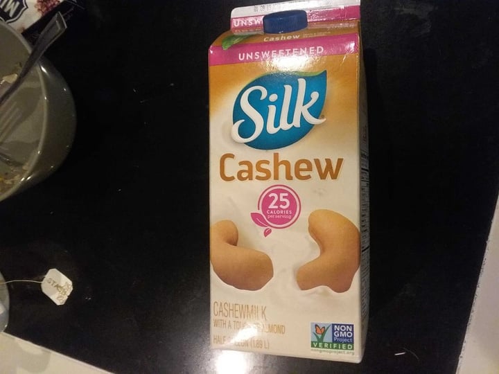 photo of Silk Unsweetened Cashewmilk Original shared by @ambularfortheanimals on  27 Nov 2018 - review