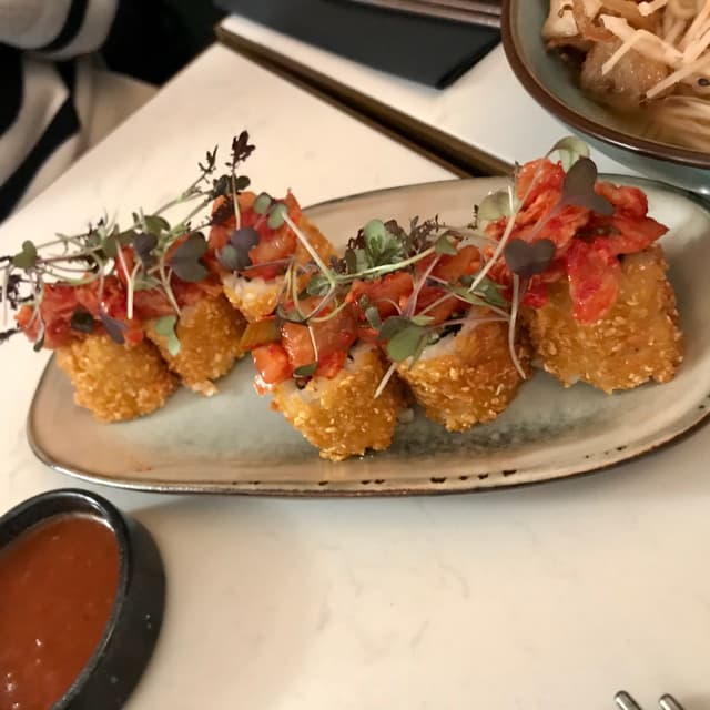Foto del piatto “Uramaki - Crispy Tamago Kimchi”