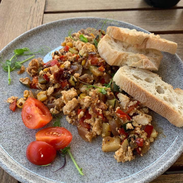 review photo of Cafinho Piran Tofu Scramble With Vegetables shared by @slovenianveganfinds on 05 Sep 2022 - review
