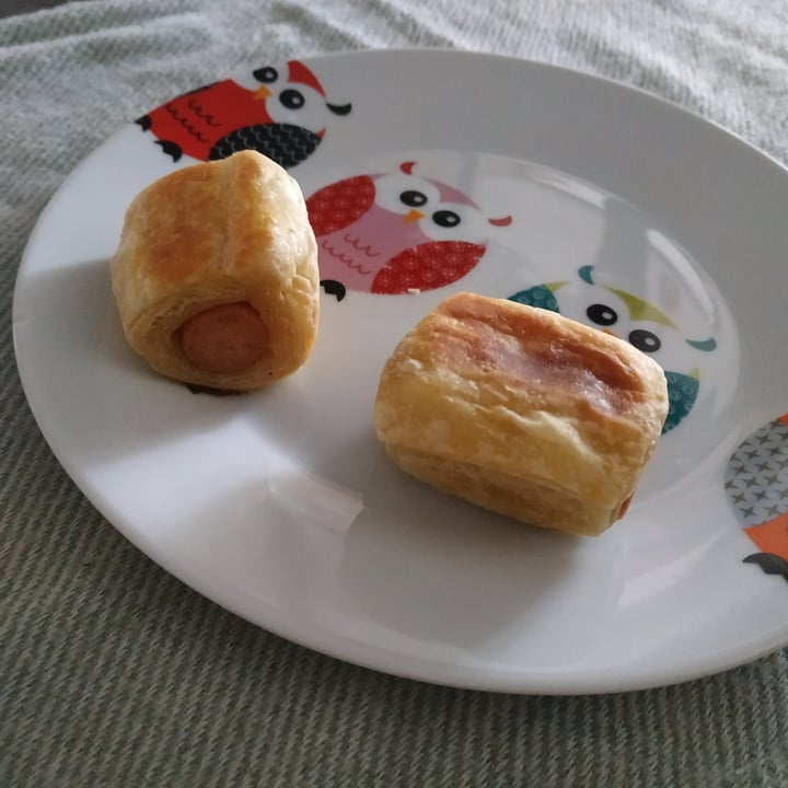 photo of Filosophy Mini Greek plant-based Sausage rolls shared by @runa on  07 Mar 2022 - review