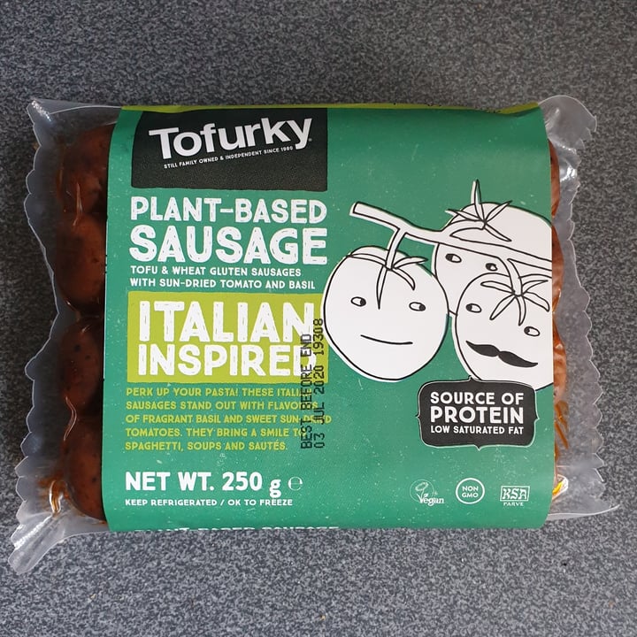 photo of Tofurky Plant-based Sausages Italian shared by @andythevegan on  06 May 2020 - review