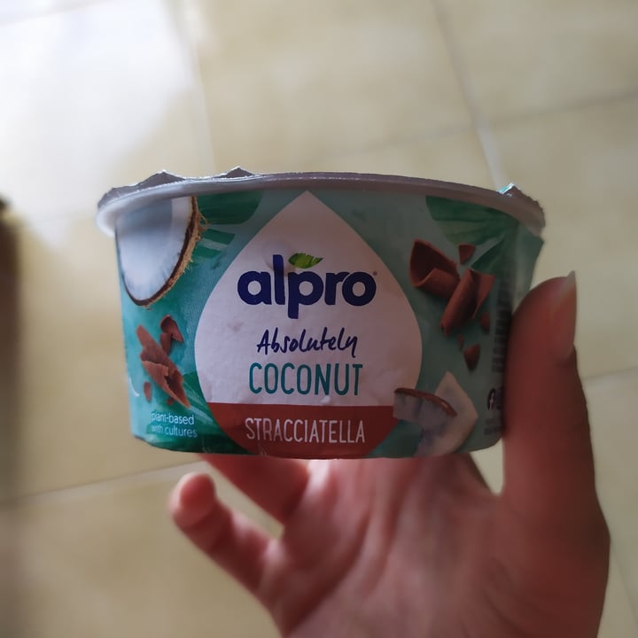 photo of Alpro Absolutely Coconut Stracciatella shared by @carmenvarrella on  21 Aug 2022 - review