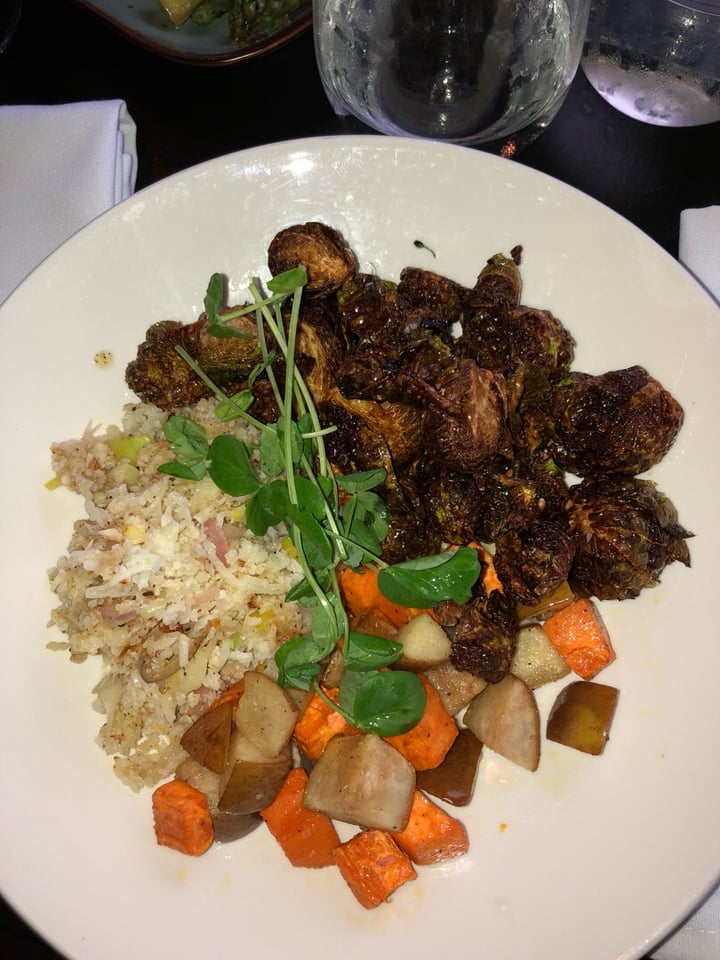 review photo of Juniper Hotel & Bistro Cauliflower Cashew Bowl shared by @courtneyjade98 on 04 Jul 2019 - review