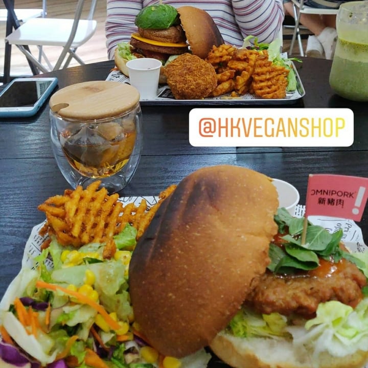 photo of 手工訂製素食專門店hkveganshop Thai Style Spicy Omipork Burger shared by @cannoninblue on  28 Apr 2020 - review