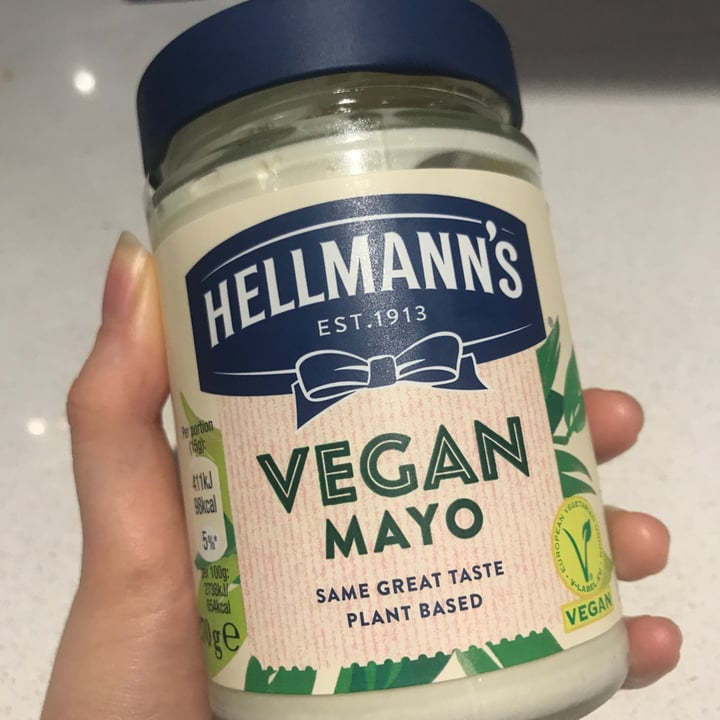 photo of Hellmann’s Hellman’s Vegan Mayonnaise shared by @niamhmariesmith on  13 Dec 2020 - review