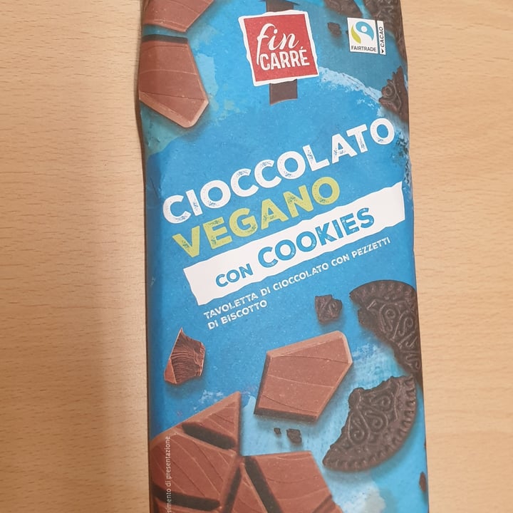 review photo of Fin Carré Cioccolato con Cookies shared by @nimuedotcom on 12 Apr 2022 - review
