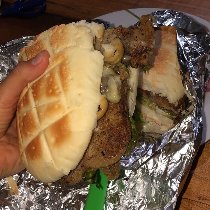 photo of California Bar Club Lomito vegano shared by @aranetalola on  02 Dec 2020 - review