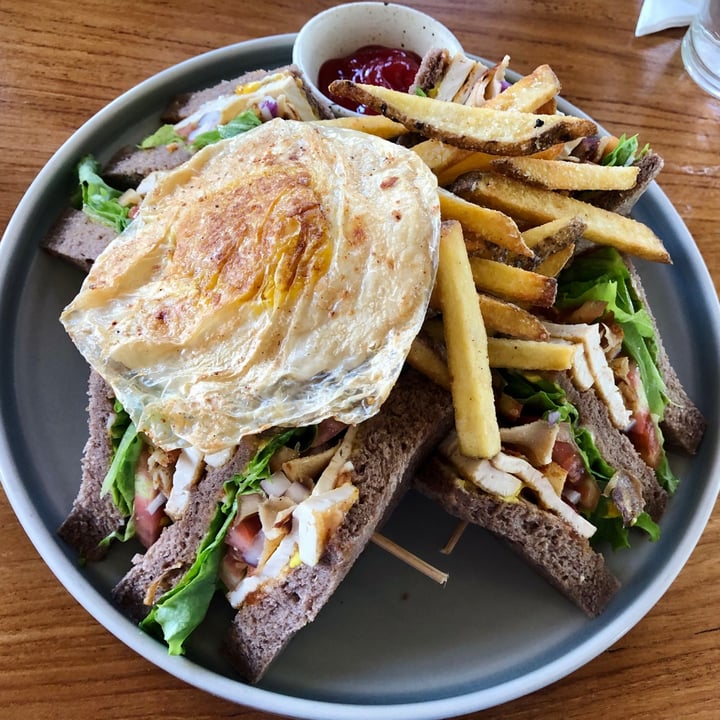 photo of I Am Vegan Babe Cafe Babe Club Sandwich shared by @enyaalford on  23 May 2021 - review