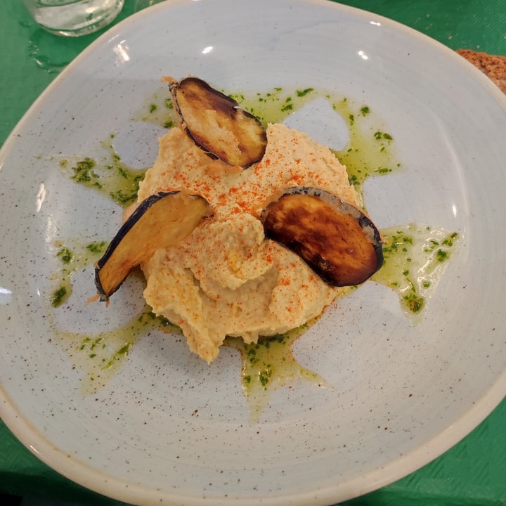 photo of La Casa del Tapeo Hummus shared by @luciacev on  06 Aug 2022 - review