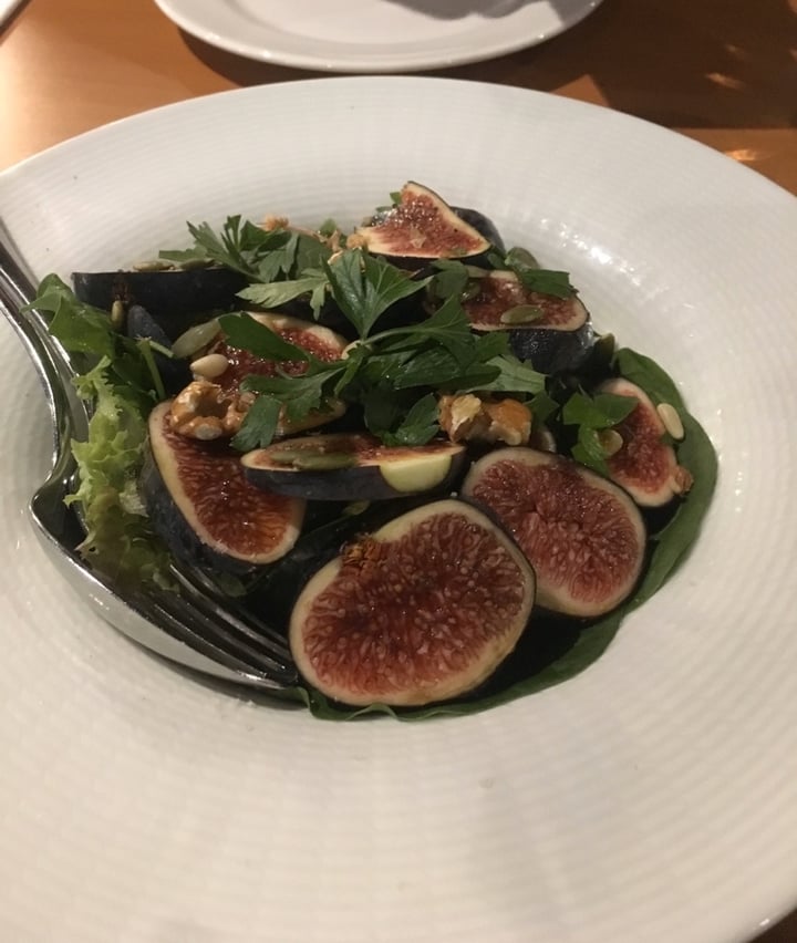 photo of atout Fig salad shared by @clarabarbero on  15 Oct 2019 - review