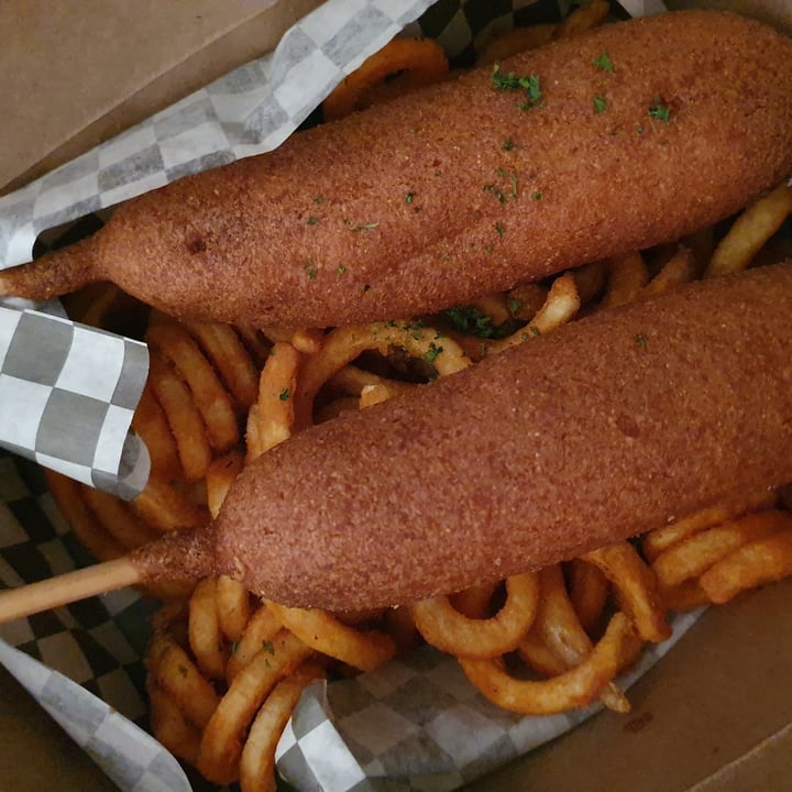 photo of Vegan Junk Food Corn Dog shared by @anistavrou on  09 Dec 2022 - review