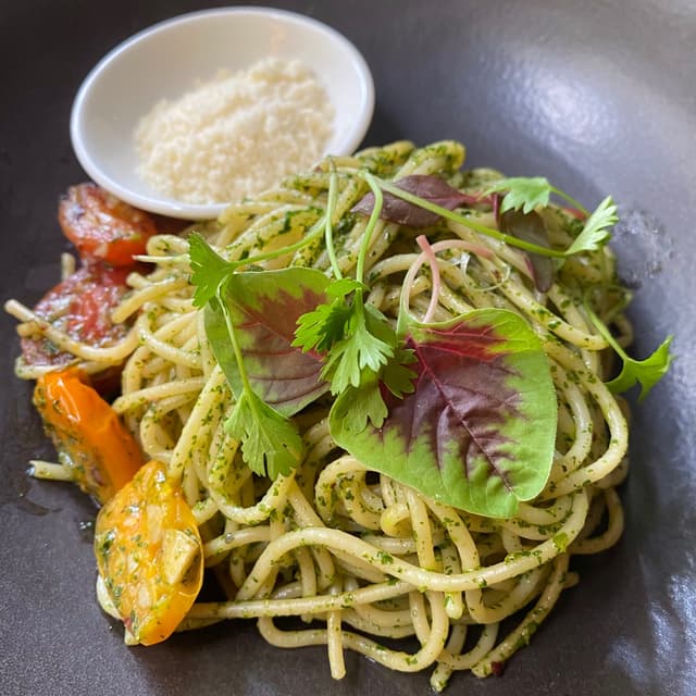 菜肴“Vegan pesto pasta”的照片