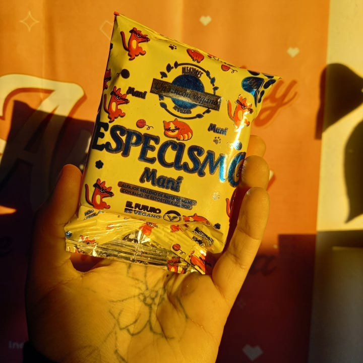review photo of Un Rincón Vegano Especismo Cero Alfajor Relleno De Mani Con Baño De Repostería Blanco shared by @nicoleolivera on 19 Aug 2022 - review