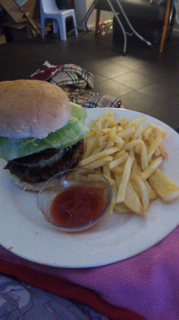 photo of Fry's Family Food The Big Fry Burger shared by @sillydillysu on  01 Aug 2020 - review