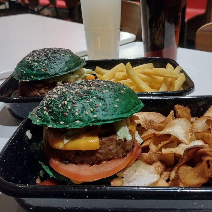 photo of Williamsburg Burger Bar Beyond Burg shared by @tefi on  13 Dec 2021 - review
