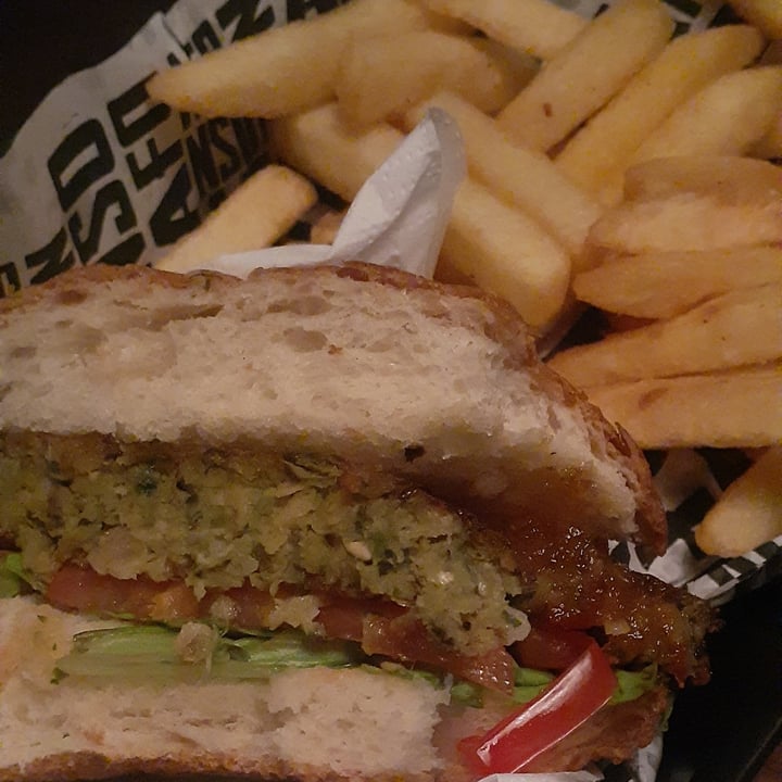 photo of Afonso Burger Bar - Santa Mônica Hamburguer Veg shared by @aveganina on  22 Jun 2022 - review