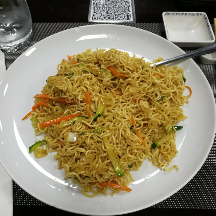 photo of KISORO SUSHI Yakisoba Con Verduras shared by @luciacev on  25 Oct 2020 - review