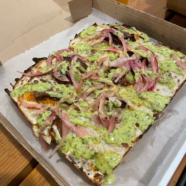 photo of Boxcar Pizza Steak and Cilantro Lime Aioli Pizza shared by @veganwarrior666 on  18 Apr 2022 - review