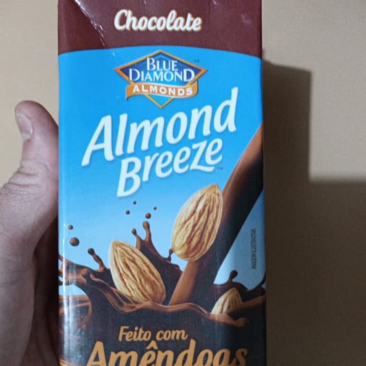 photo of Almond Breeze almond breeze chocolate shared by @giovana24 on  28 Sep 2022 - review