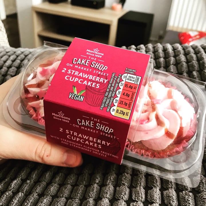 photo of Morrisons 2 strawberry cupcakes shared by @nsquirrell on  29 Oct 2020 - review