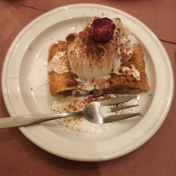 photo of TerraZen Centre Apple Pie With Ice Cream shared by @gingerica on  11 Apr 2022 - review