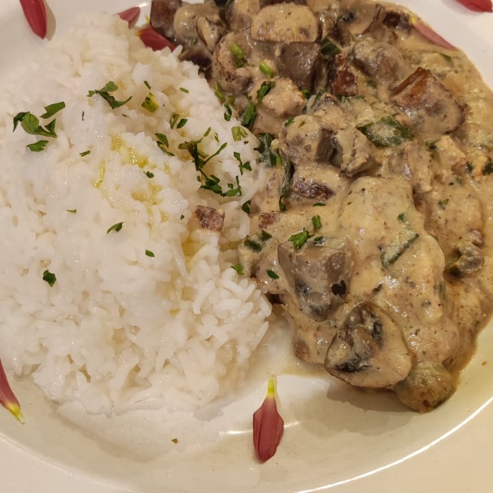 review photo of Vrinda strogonoff de hongos y tofu shared by @javisid on 26 Jun 2022 - review