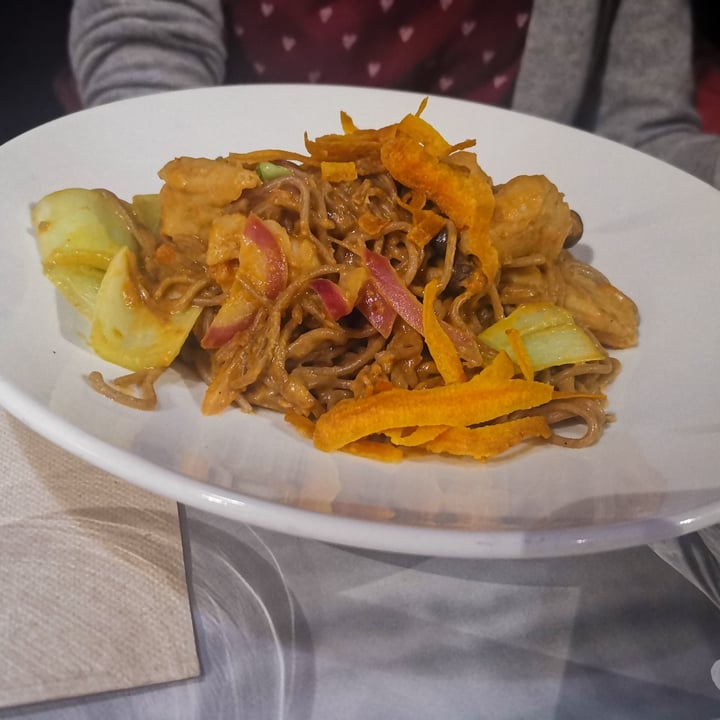 photo of UDON Sol Yakisoba with heura and vegetables shared by @giuliazagni on  09 Apr 2022 - review