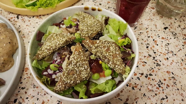 review photo of Burgreens Bandung Tempeh Gomashio shared by @irawanjohan on 07 Dec 2019 - review