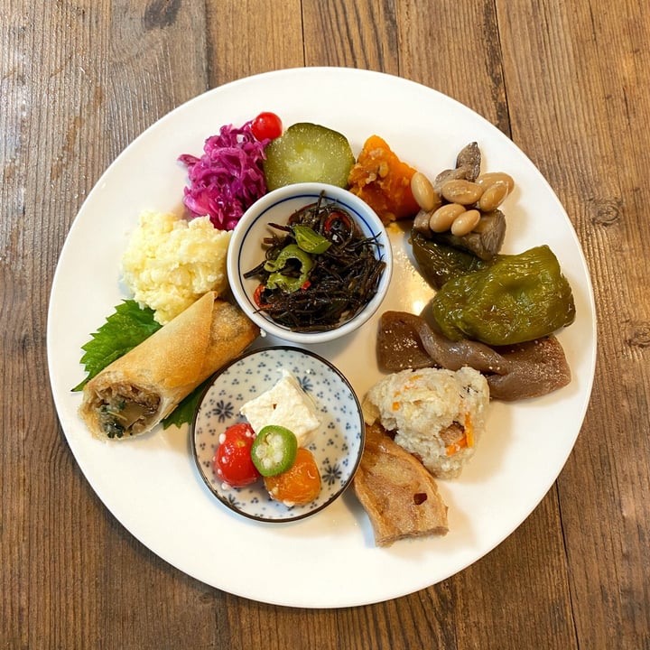 photo of Kousaiken Gu 野菜だけ定食 (Vegetable set) shared by @itadakihealthy on  16 Oct 2022 - review