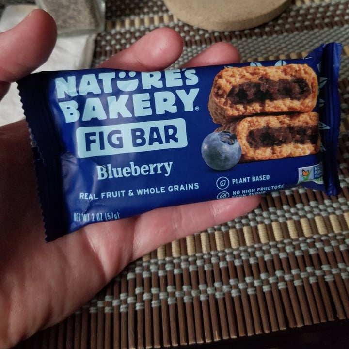photo of Nature's Bakery Blueberry Fig Bar shared by @veggie-abby on  30 Apr 2020 - review