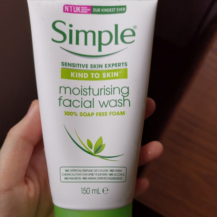 photo of Simple Moisturising facial wash shared by @plantiful on  17 Jun 2020 - review