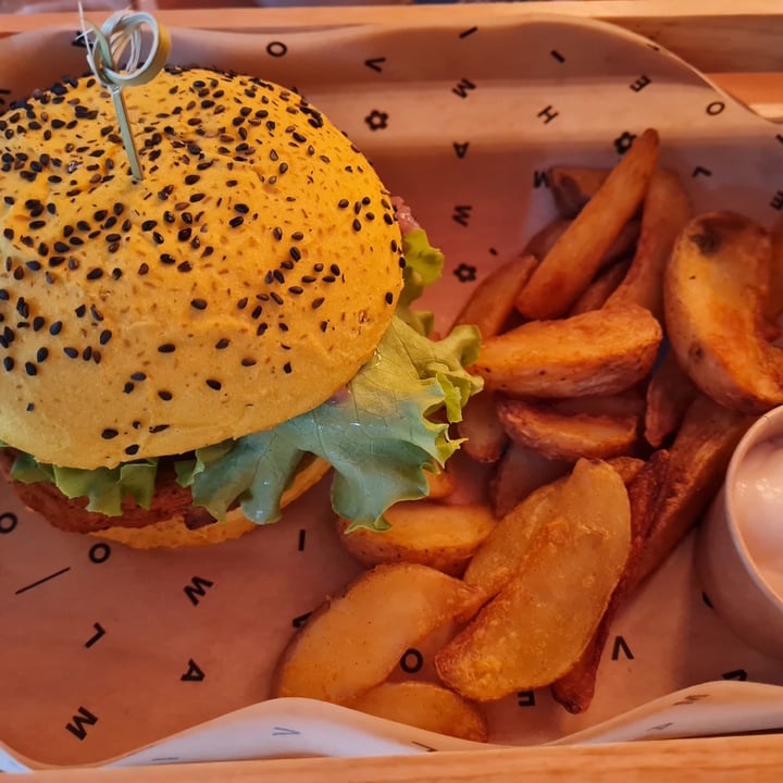 photo of Flower Burger Spicy Cecio shared by @martaiak on  06 Jun 2022 - review
