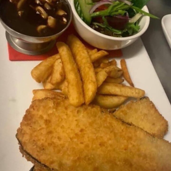 photo of Wheatsheaf Pub Eggplant Schnitzel shared by @thegoodveg on  12 Aug 2020 - review