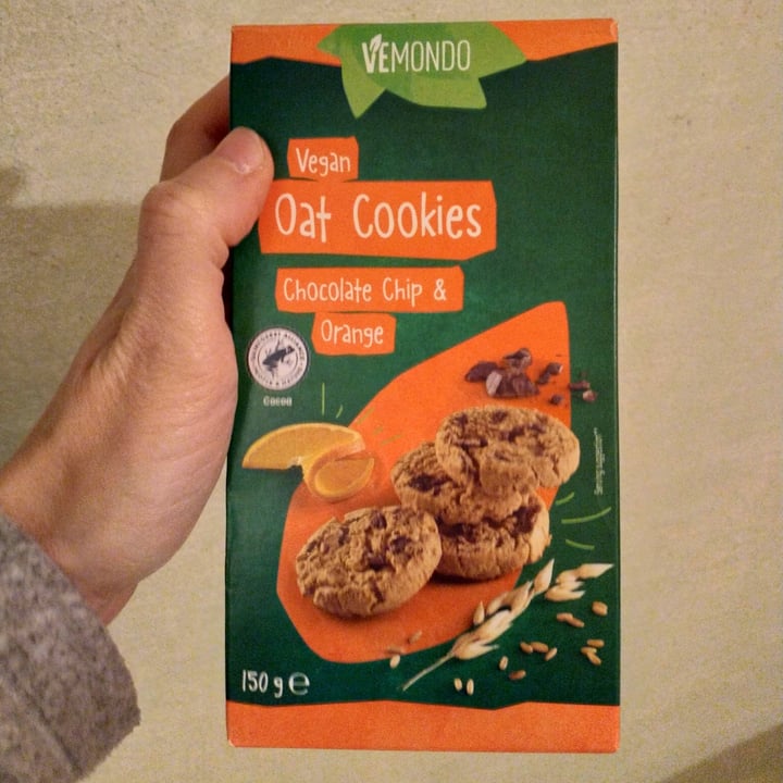 photo of Vemondo cookies choc chunks and orange shared by @ant0basta on  29 Nov 2022 - review