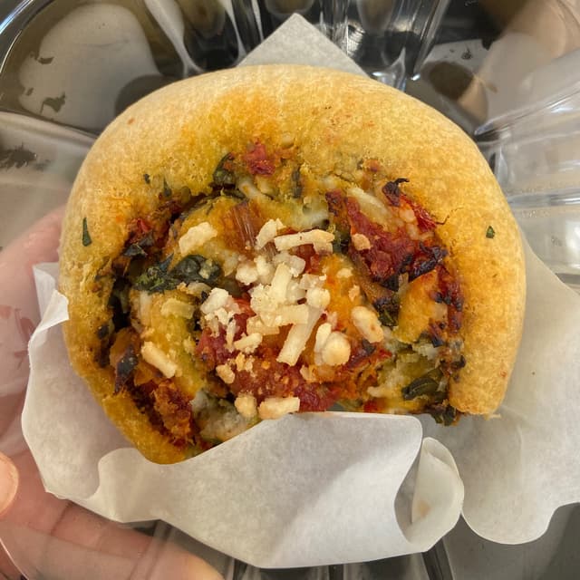 菜肴“Pesto Roll”的照片