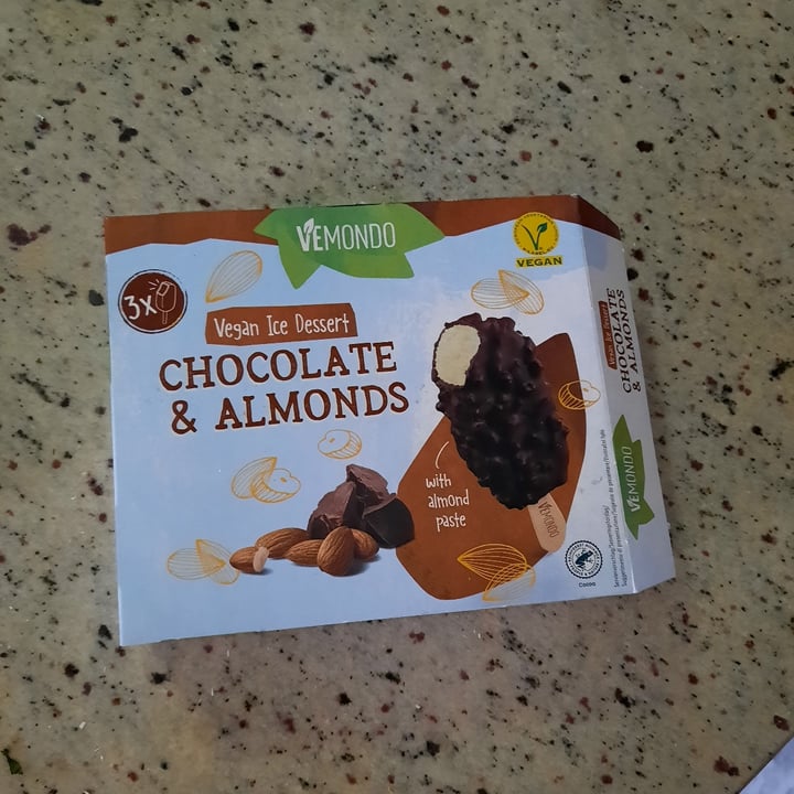 photo of Vemondo Chocolat & Almond shared by @tofuecicuta on  20 Aug 2022 - review