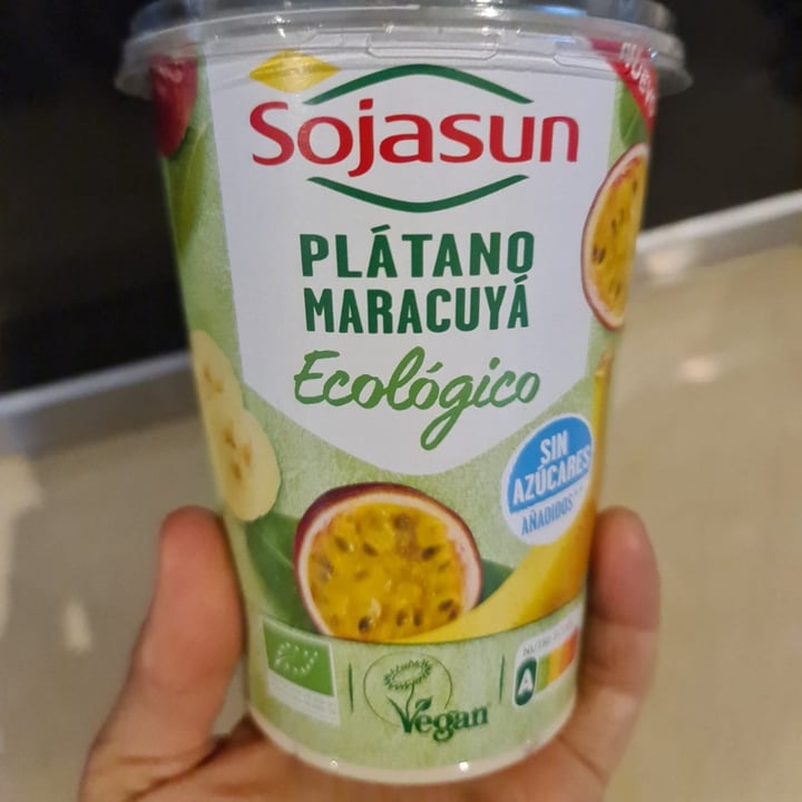 review photo of Sojasun Yogurt De Soja Plátano Y Maracuyá Ecológico shared by @martineli on 30 Apr 2021 - review