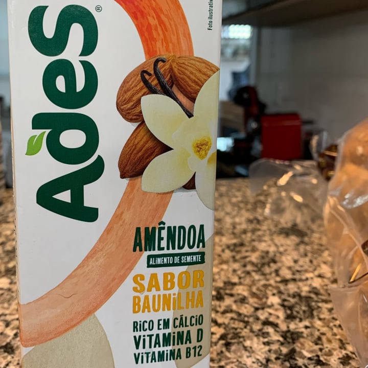 review photo of Ades Leite de amêndoas sabor baunilha shared by @julianaolivo on 26 Apr 2022 - review
