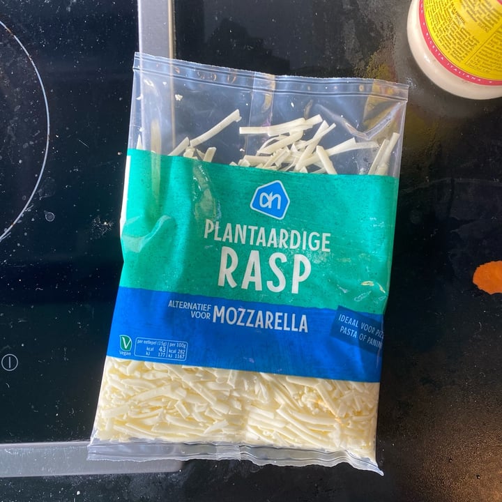 review photo of Albert Heijn Plantaardige rasp alternative voor mozarella shared by @astxnto on 10 Apr 2022 - review