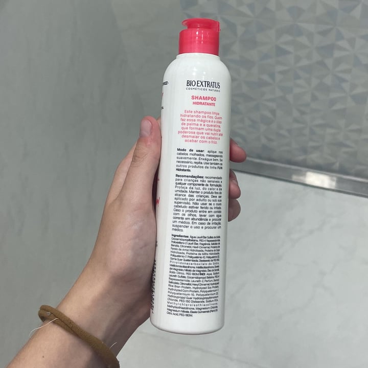 photo of Bioextratus shampoo hidratante shared by @manoela06 on  18 Nov 2022 - review