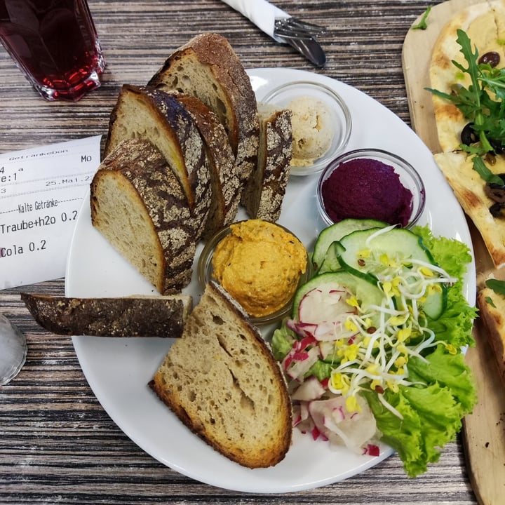review photo of Cafe Mezzo geröstetes landbrot shared by @ceci98 on 26 May 2022 - review