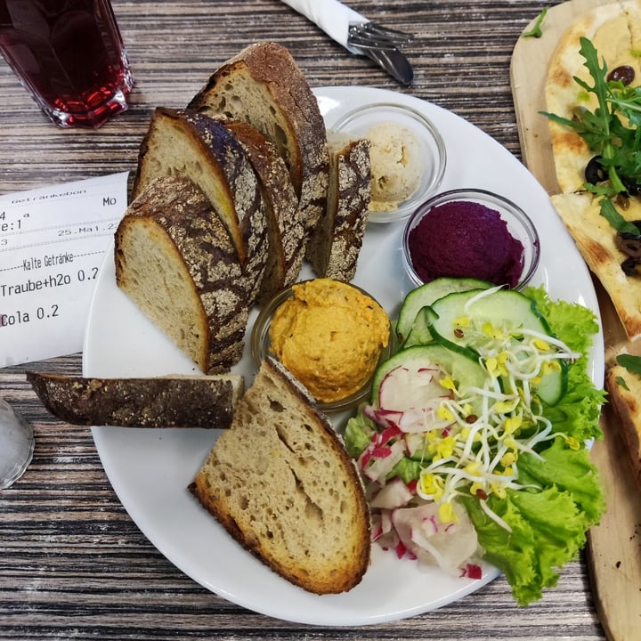 photo of Cafe Mezzo geröstetes landbrot shared by @ceci98 on  26 May 2022 - review