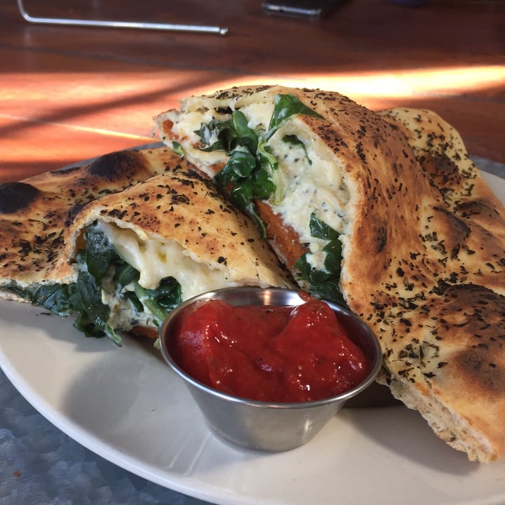 photo of Ixteriolo's Calzone Salvaterra shared by @luciaromo on  30 Jan 2021 - review