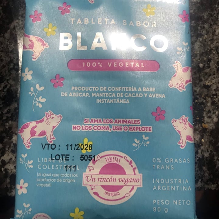 photo of Un Rincón Vegano Tableta sabor Blanco con Almendras shared by @noemariel on  26 Aug 2020 - review
